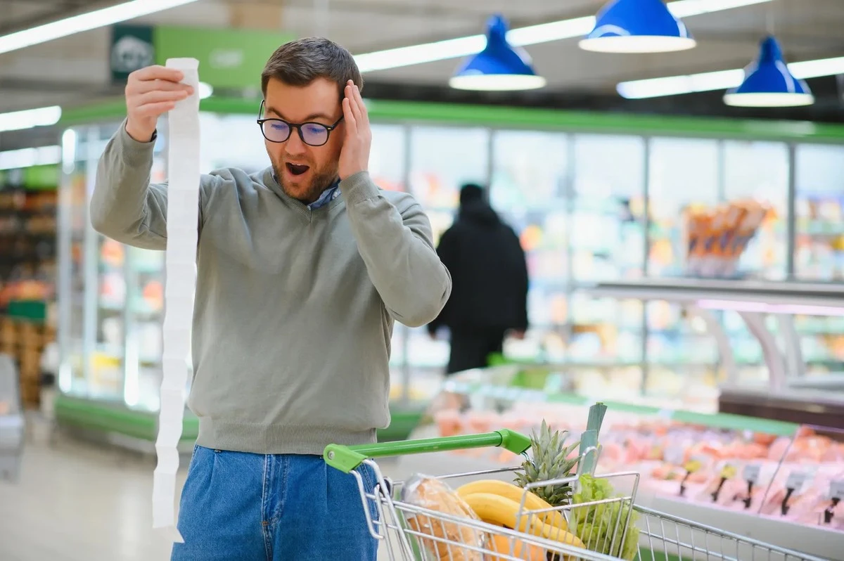 Dlaczego cena przy kasie jest inna niż na półce