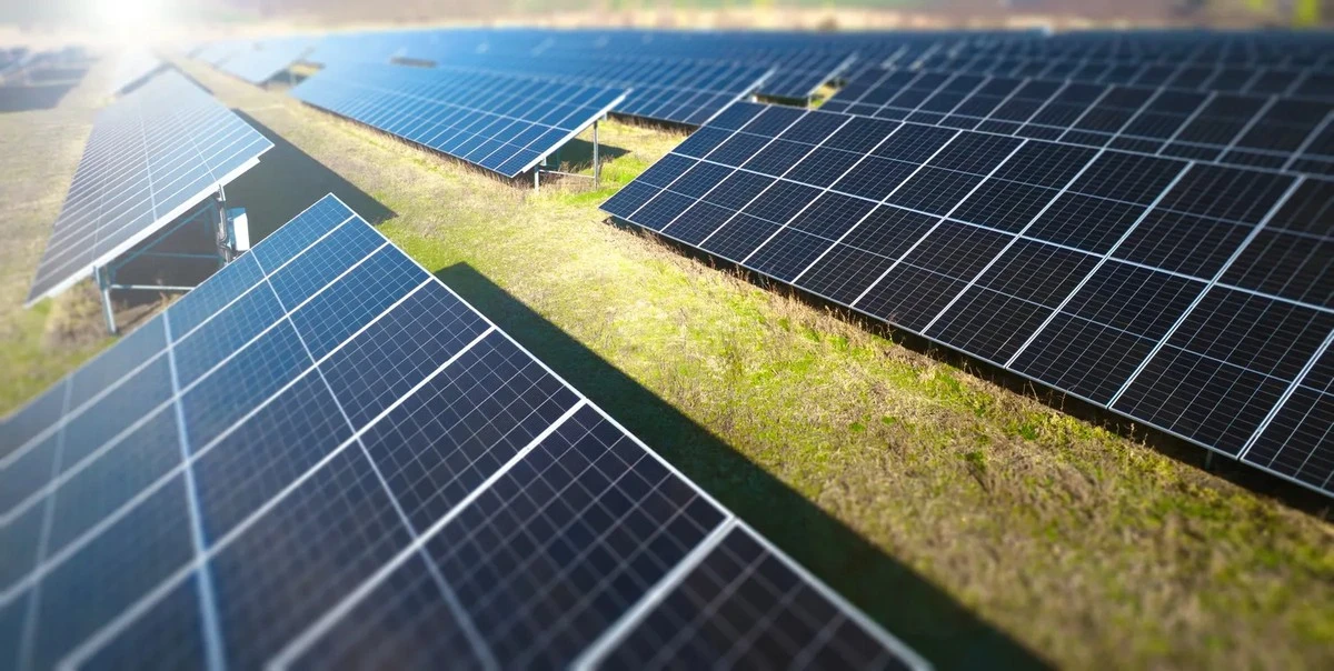 To już nie jest tylko teoria: energia słoneczna oficjalnie zostawiła w tyle węgiel i gaz