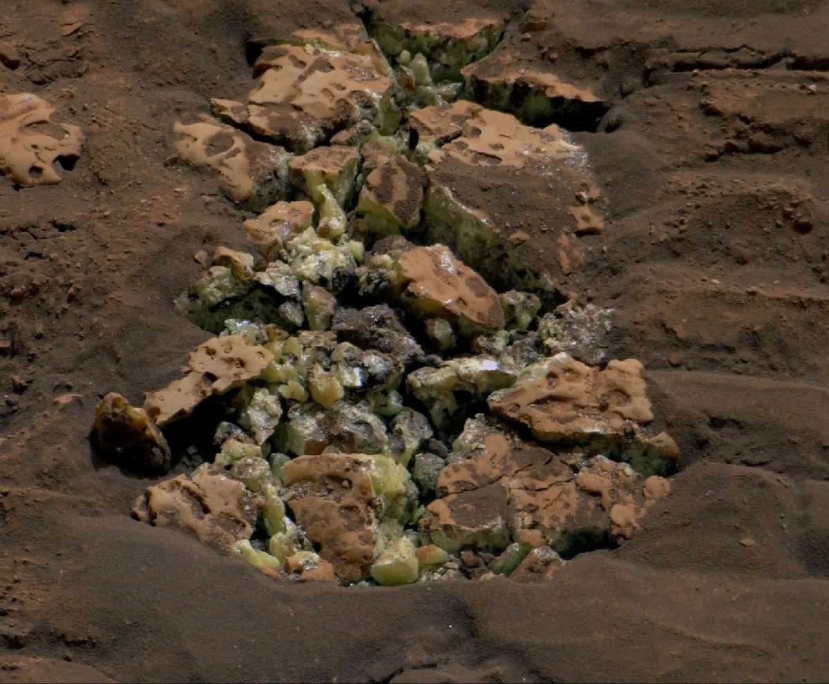 azikcuriosityzm-extra-1.webp Łazik Curiosity zmiażdżył zwykły kamień na Marsie. To, co było w środku, zaskoczyło naukowców - image 1