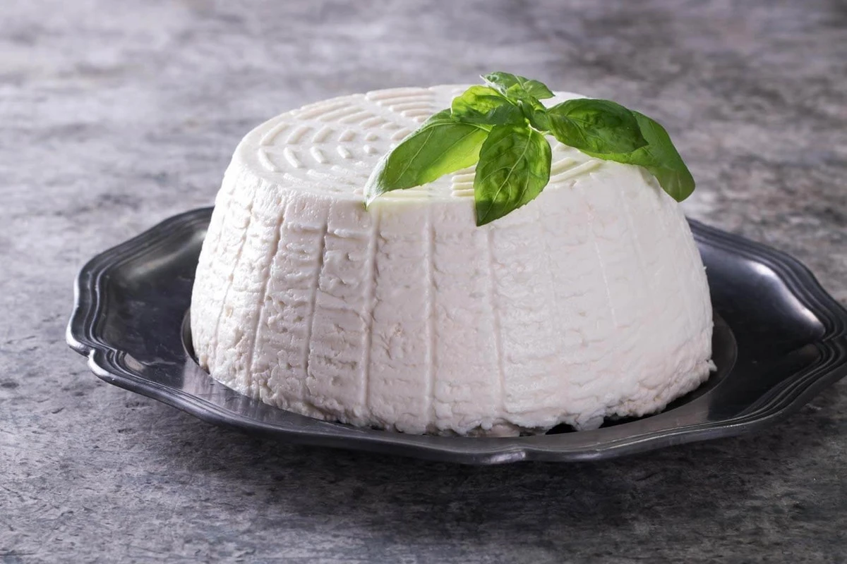 Dlaczego zamiana parmezanu na ten jeden ser zmienia wszystko w twojej kolacji - image 1
