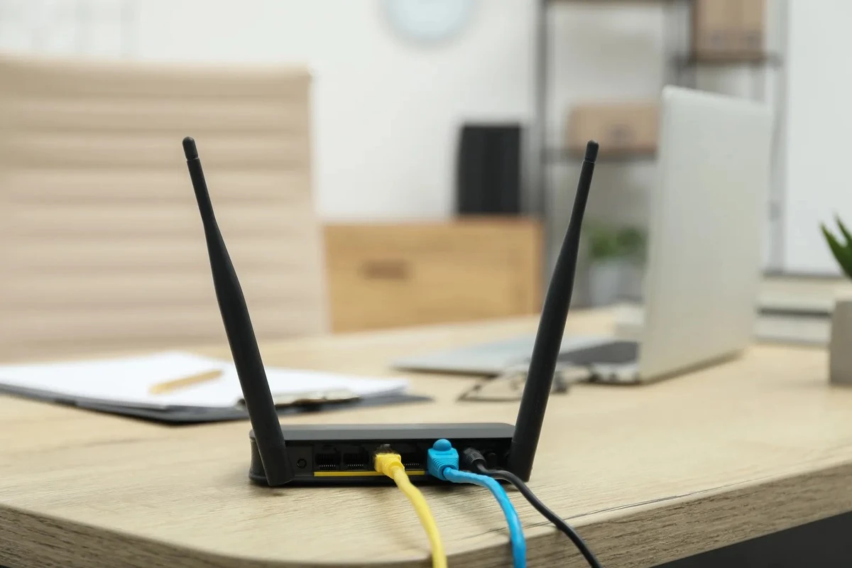 Dlaczego Twój Wi-Fi działa wolno? Jeden mały ruch anteną może zmienić wszystko