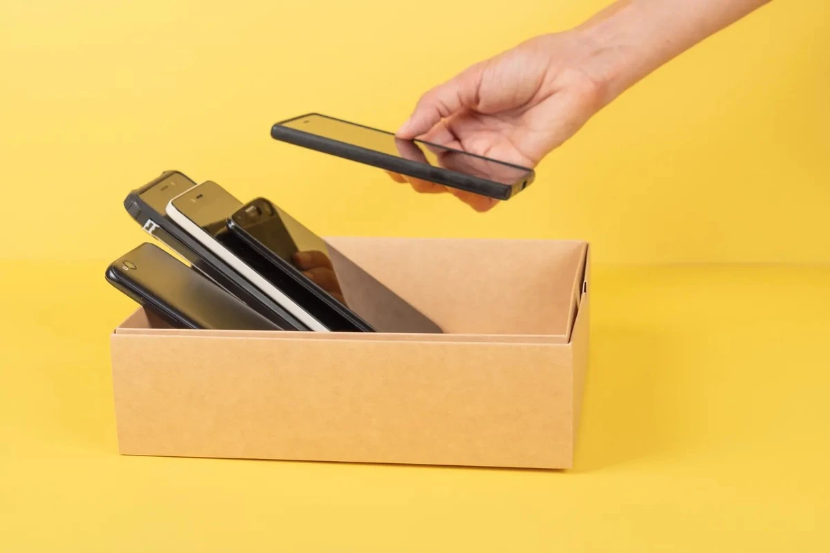 Dlaczego stary telefon w szufladzie może być wart fortunę: kluczowy szczegół