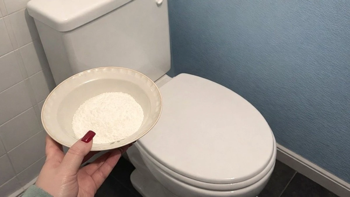 Dlaczego warto postawić miseczkę soli obok toalety