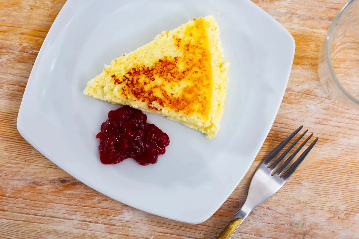 Dlaczego twój sernik wychodzi zbity? Jeden trik na idealną puszystość