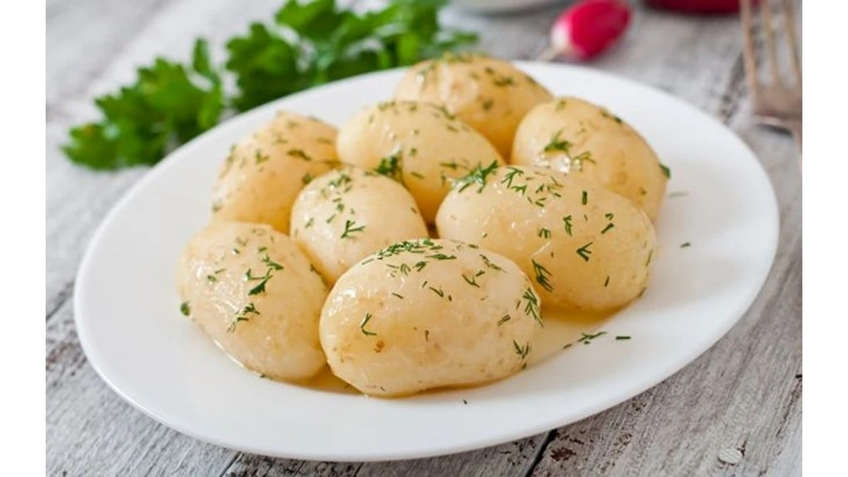 Dlaczego doświadczeni kucharze zawsze gotują ziemniaki w skórce