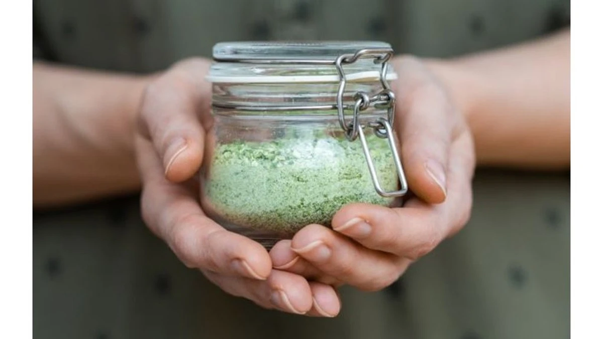 Dlaczego doświadczone gospodynie zawsze trzymają szklankę zielonej soli w kuchni