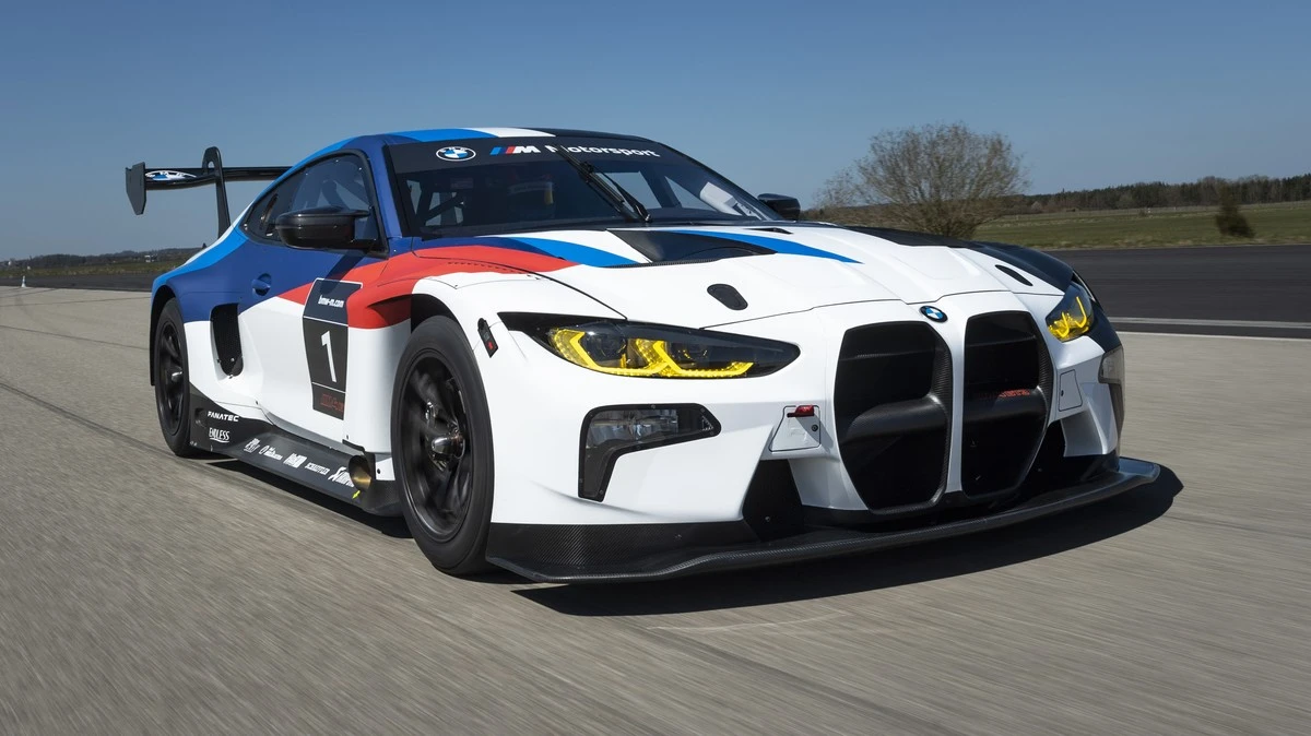 Dlaczego nowe BMW M4 GT3 otrzymało złote obramowanie grilla - image 1