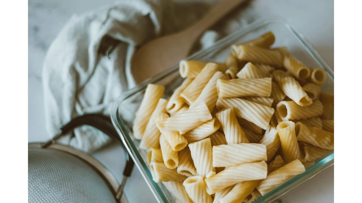 Dlaczego profesjonalni kucharze nigdy nie wlewają oleju do wody na makaron