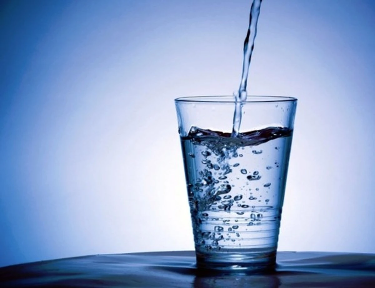 osiemsygnaowzet-extra-1.webp Osiem sygnałów, że twój organizm błaga o wodę – wiele z nich mylimy z chorobami - image 1