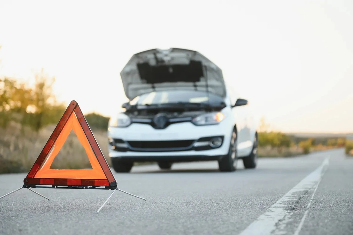 Najczęstszy błąd kierowców, który zamienia małą usterkę w wielki rachunek u mechanika