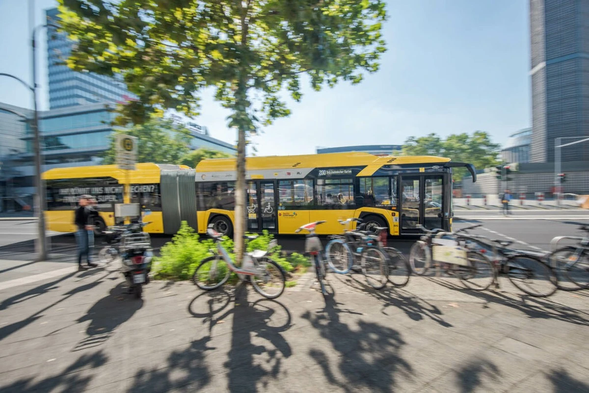 koniecstanianap-extra-1.webp Koniec stania na przystanku: to miasto testuje autobus na żądanie w aplikacji - image 1