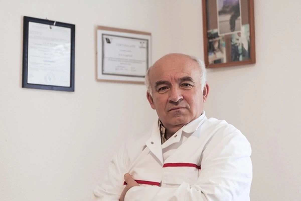 Dlaczego 80-letni neurolog je to co tydzień – odpowiedź zaskoczyła wszystkich w gabinecie