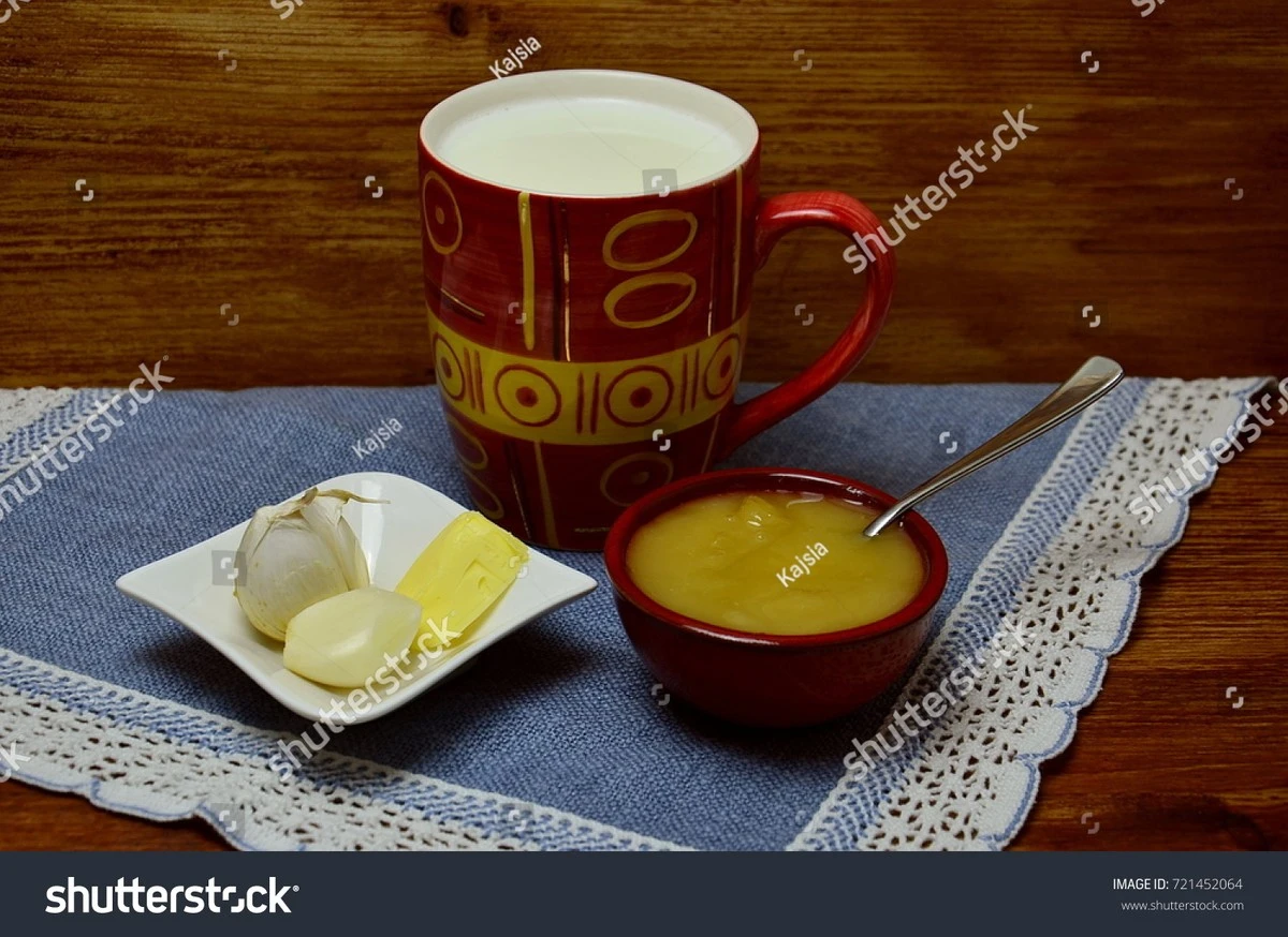 dlaczegowartowr-extra-1.webp Dlaczego warto wrzucić ząbek czosnku do szklanki mleka przed snem - image 1