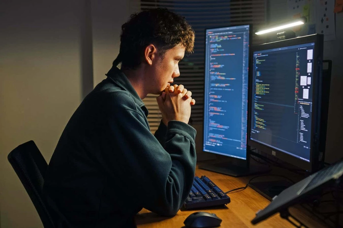 Dlaczego cisi twórcy open-source masowo odchodzą od klawiatury