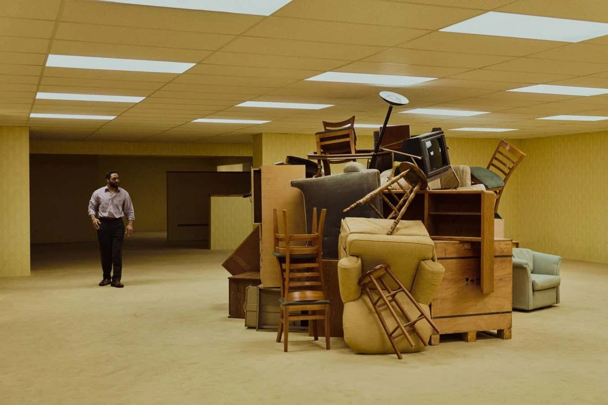 Z czego zbudowany jest nasz strach? Fenomen filmu Backrooms