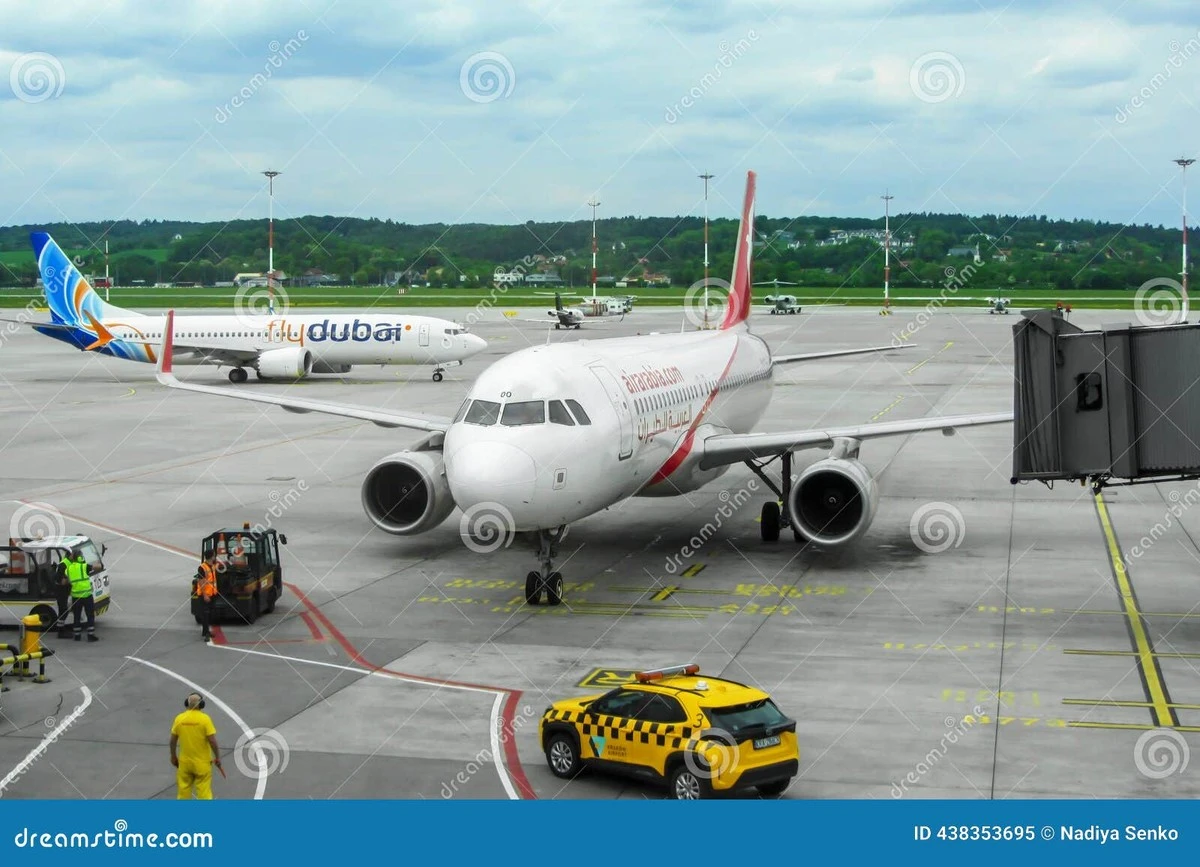 ryanairostrzega-extra-1.webp Ryanair ostrzega pasażerów: stojąc w kolejce do kontroli, nie licz, że samolot poczeka - image 1