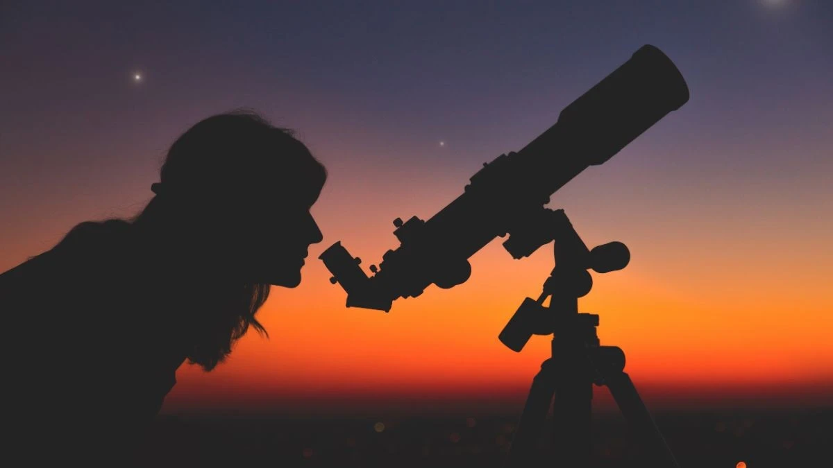 Cztery jasne punkty na zachodnim niebie to nie gwiazdy