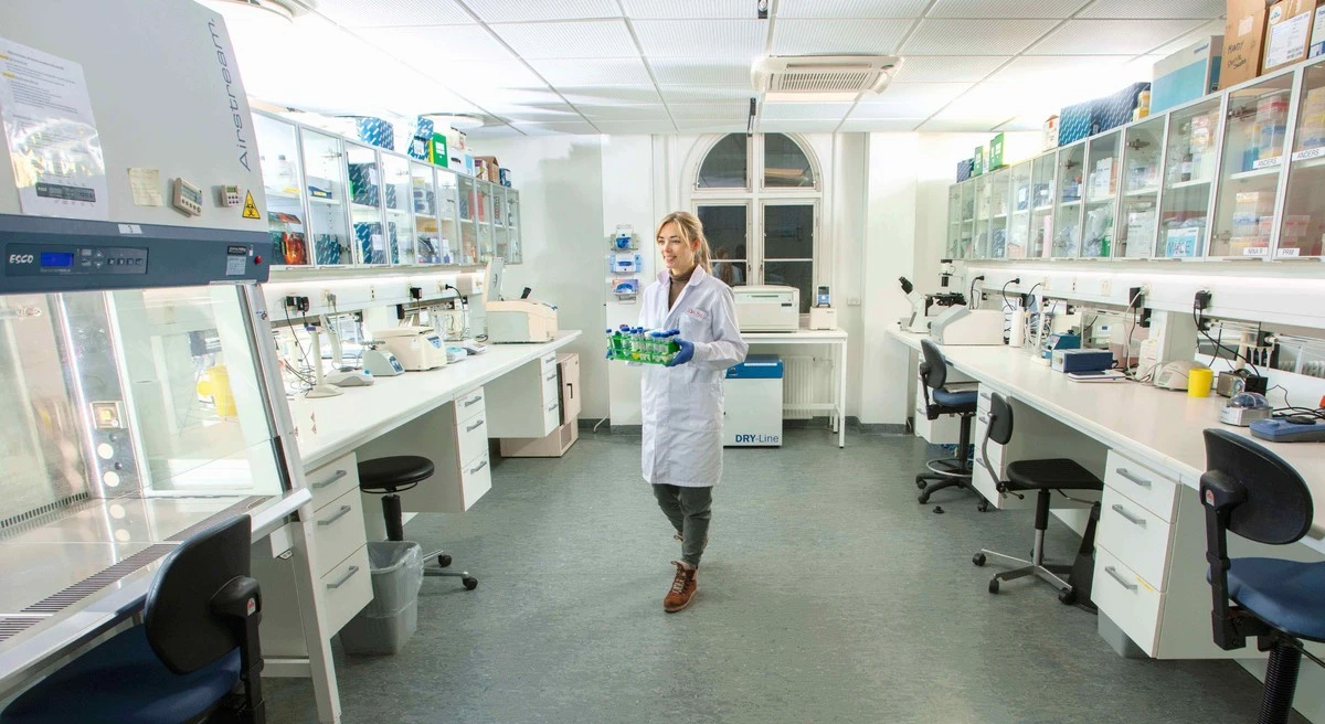 dlaczegomaaczas-extra-1.webp Dlaczego mała cząsteczka RNA może tłumaczyć początek życia na Ziemi - image 1