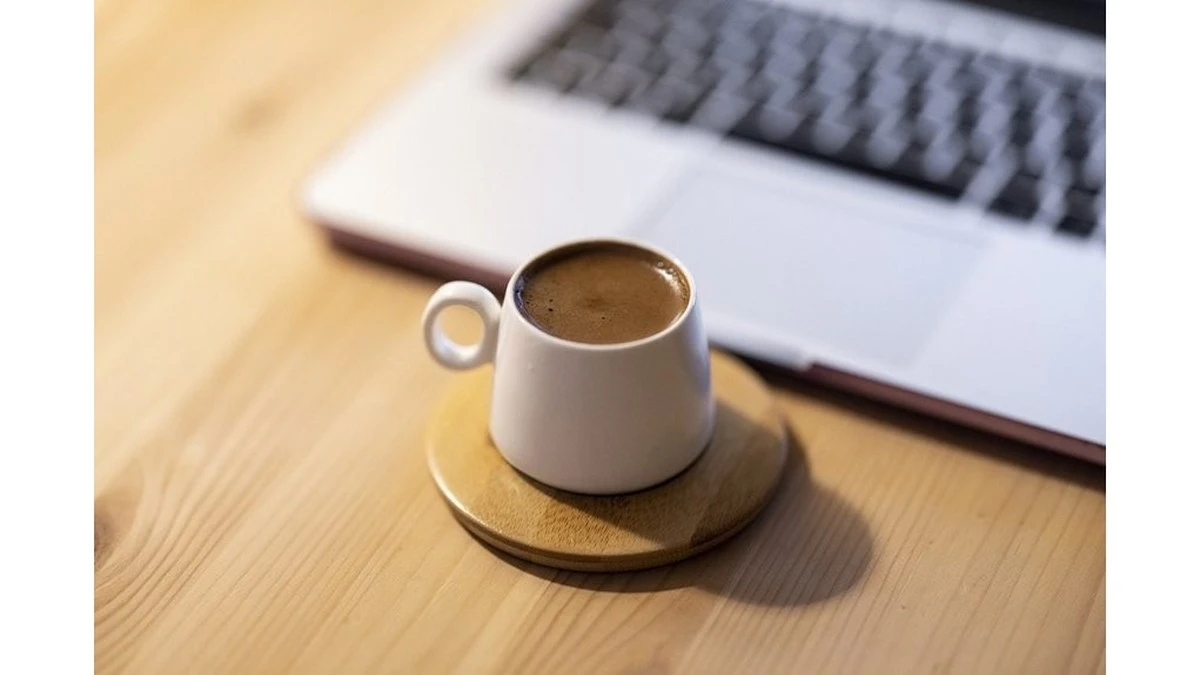 Dlaczego warto potrząsnąć słoikiem kawy przed zakupem: 3 rzeczy, które sprawdzam w sklepie