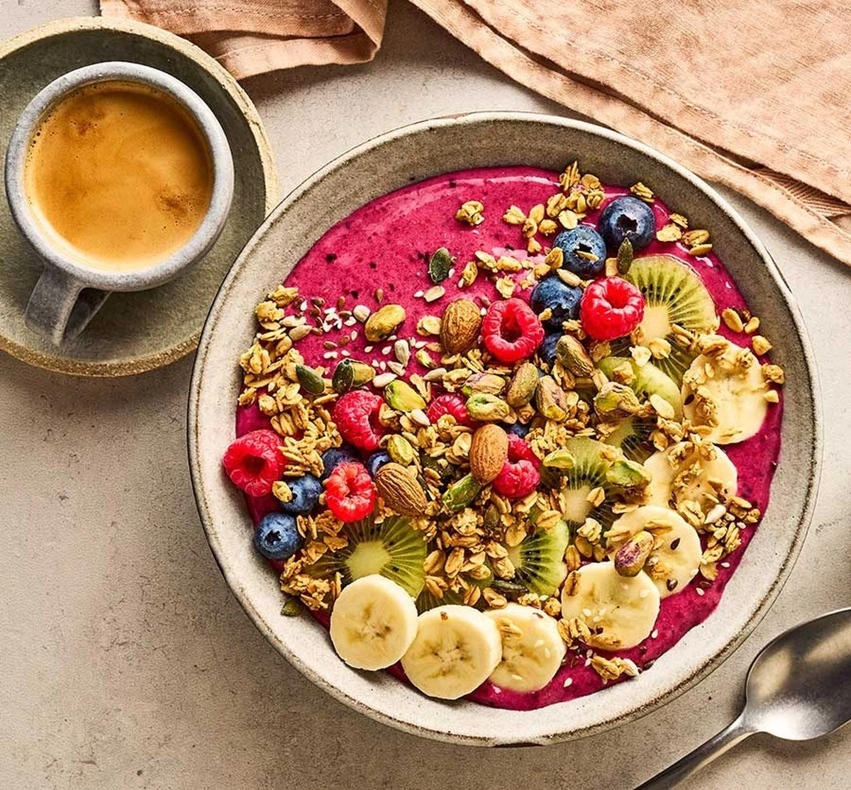 dlaczegobananwt-extra-1.webp Dlaczego banan w twoim ulubionym smoothie to nie zawsze dobry pomysł - image 1