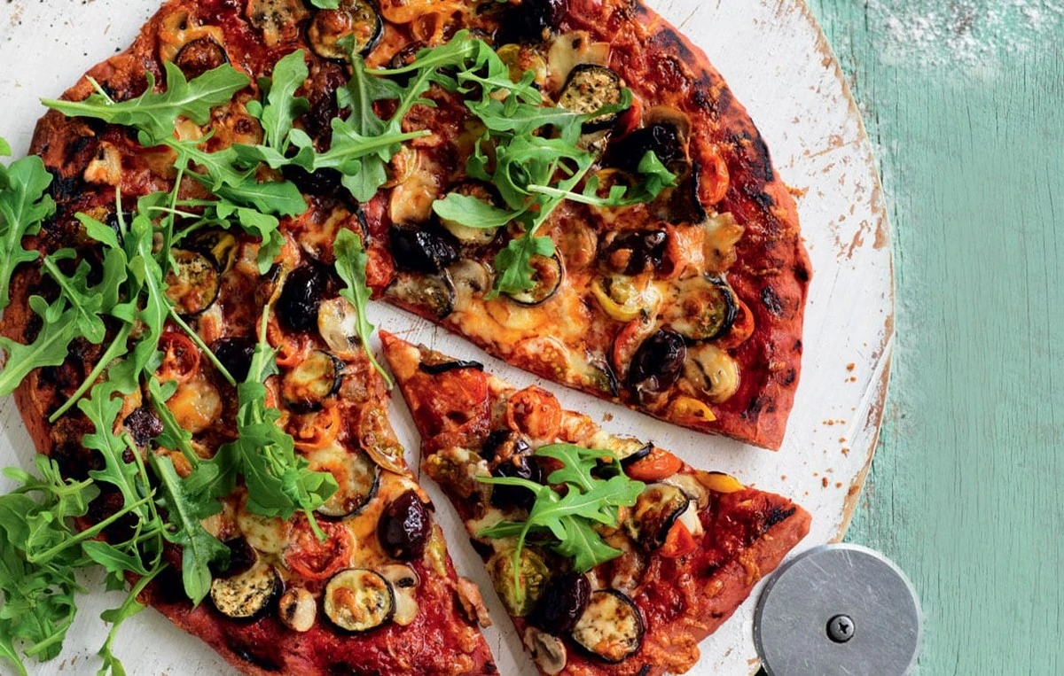 dlaczegowartodo-extra-1.webp Dlaczego warto dorzucić garść szpinaku do pizzy - image 1