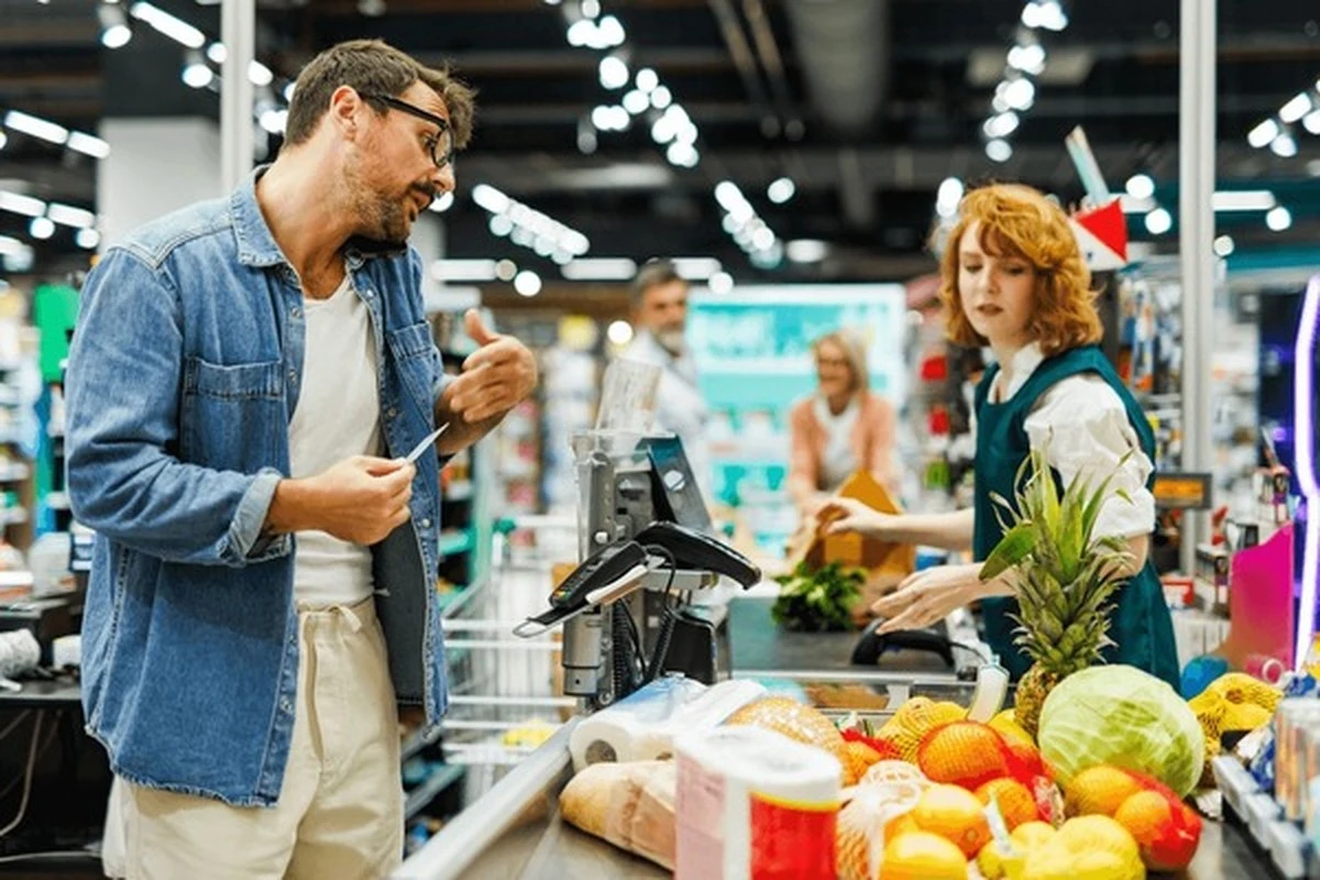 Dlaczego wciąż wierzymy w mityczny „magazyn” i co na to kierownik Biedronki - image 1