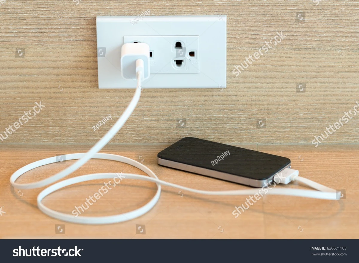 dlaczegowartowy-extra-1.webp Dlaczego warto wyciągać ładowarkę z gniazdka przed wyjściem z domu - image 1