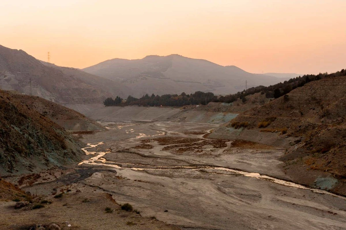 Dlaczego większość krajów żyje dziś na „wodnym debecie”