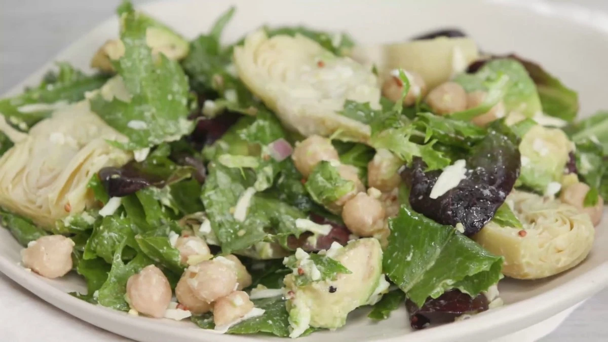 Ta czerwona surówka zdziała cuda: płaski brzuch w 72 godziny - image 1