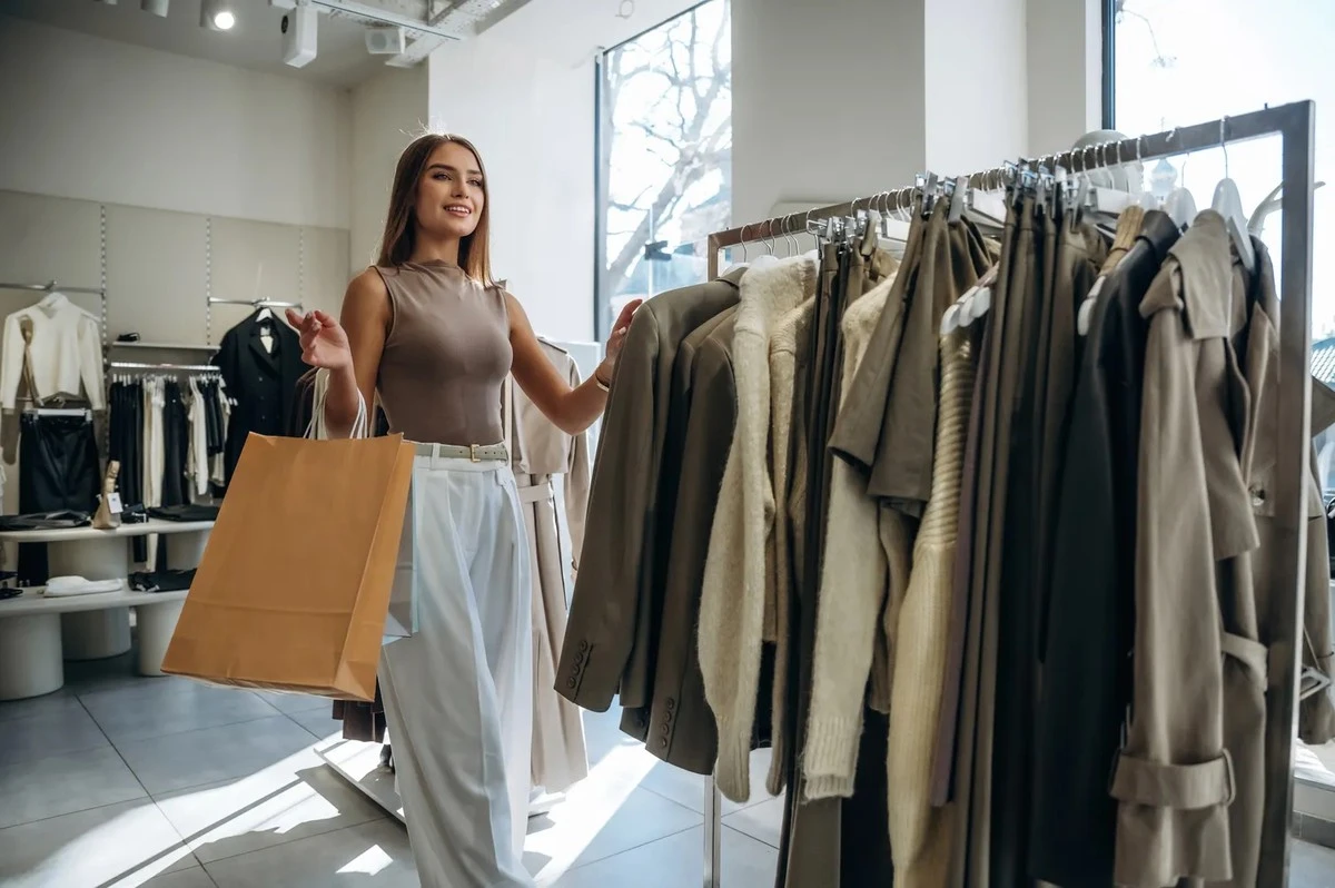 Dlaczego luksusowe marki nie sprzedają już jakości, tylko iluzję statusu