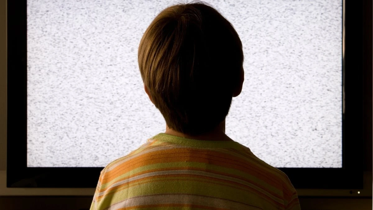 Dlaczego wielogodzinne oglądanie telewizji może szkodzić Twojemu mózgowi