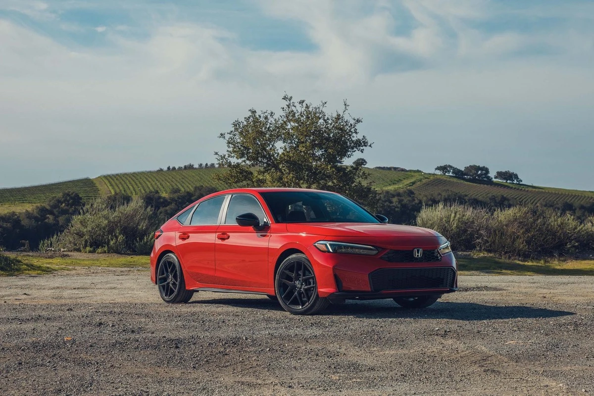 Dlaczego kierowcy masowo wybierają Renault Clio zamiast tańszej konkurencji - image 1