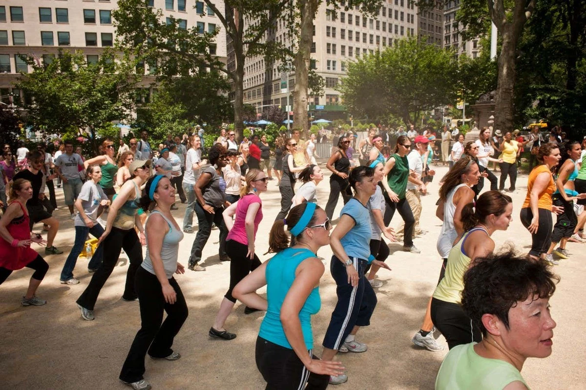Dlaczego lekarze coraz częściej badają stan dziąseł i jelit u osób po czterdziestce
