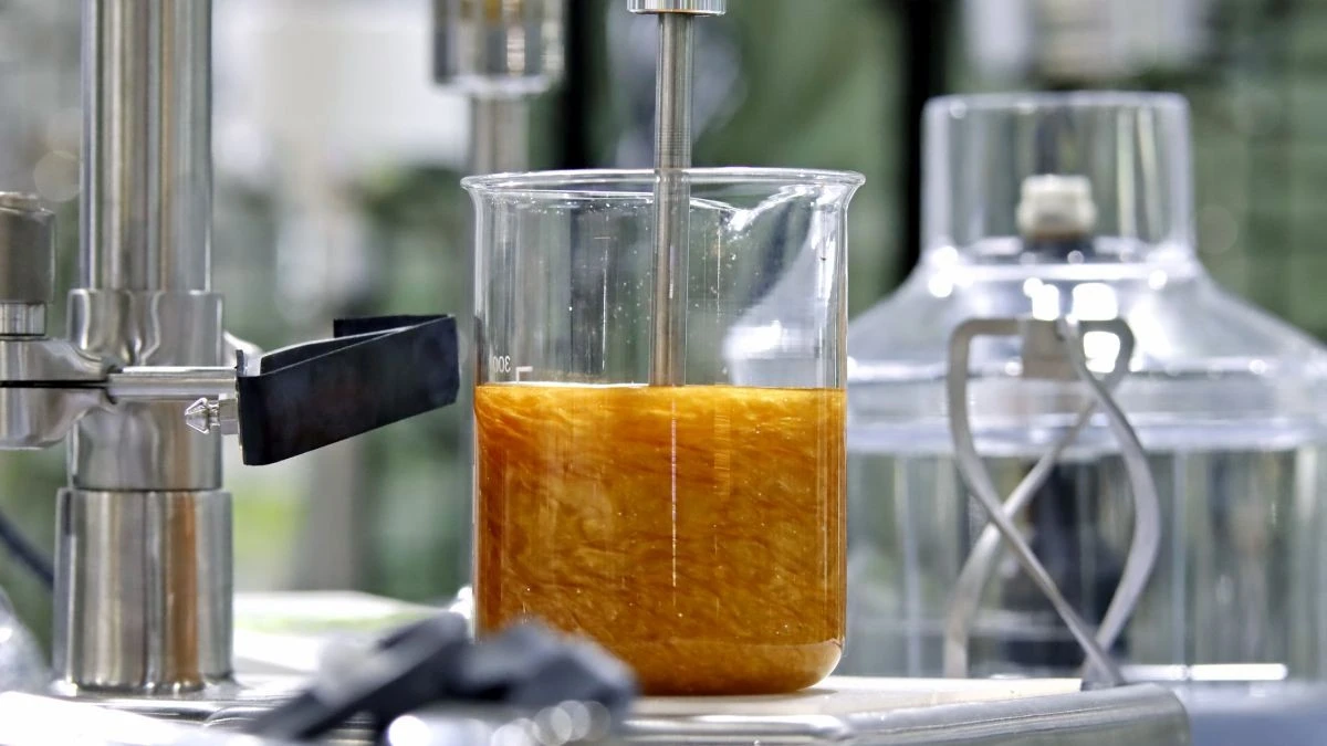 Dlaczego chemicy nagle zaczęli wkładać cząsteczki siarki do rozpuszczalnika w temperaturze pokojowej