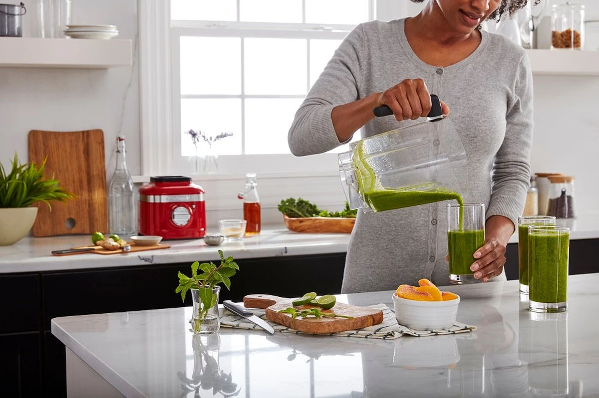 dlaczegowartowr-extra-1.webp Dlaczego warto wrzucić ząbek czosnku do porannego soku warzywnego - image 1