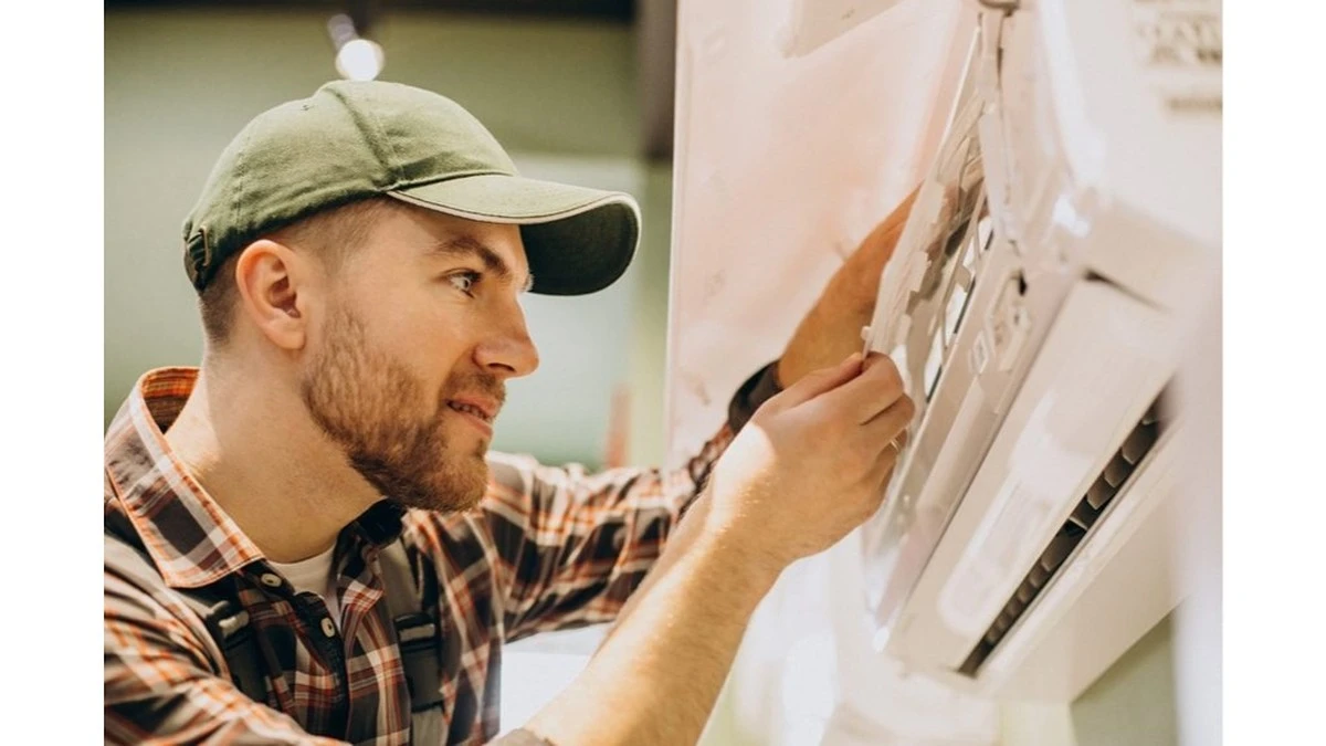 Dlaczego po włączeniu klimatyzacji w domu czujesz wilgoć i pleśń