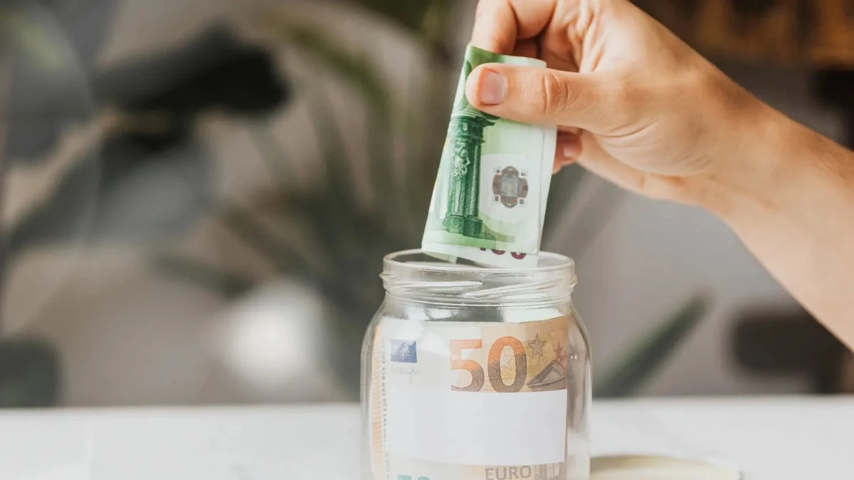 Dlaczego twoja wypłata znika przed końcem miesiąca: błędy, których nie zauważasz