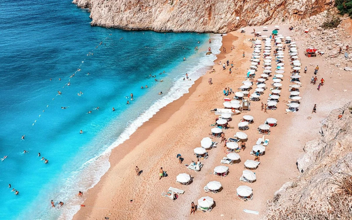 otoplazeweuropi-extra-1.webp Oto plaże w Europie, gdzie w wakacje deszcz praktycznie nie istnieje - image 1