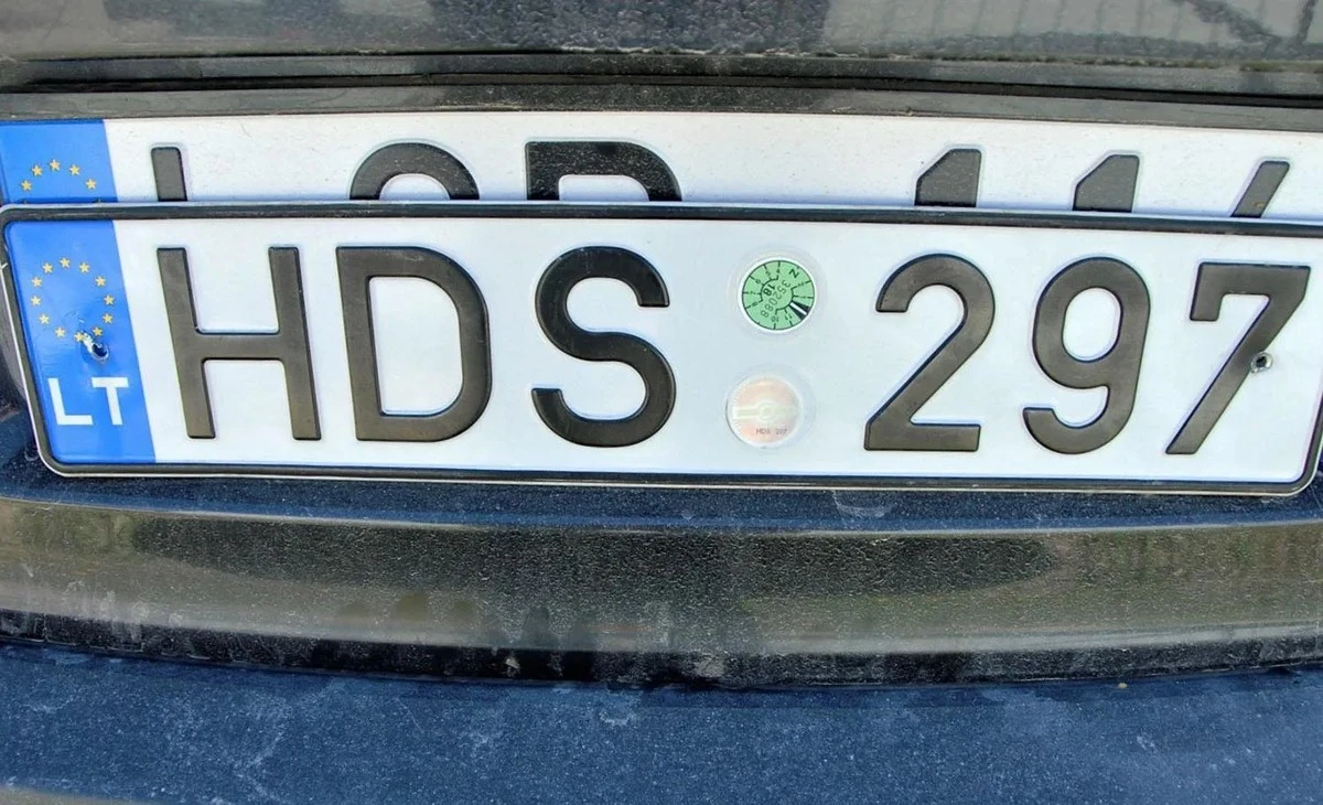 Ukrywanie tablic rejestracyjnych: dlaczego to kosztowny błąd