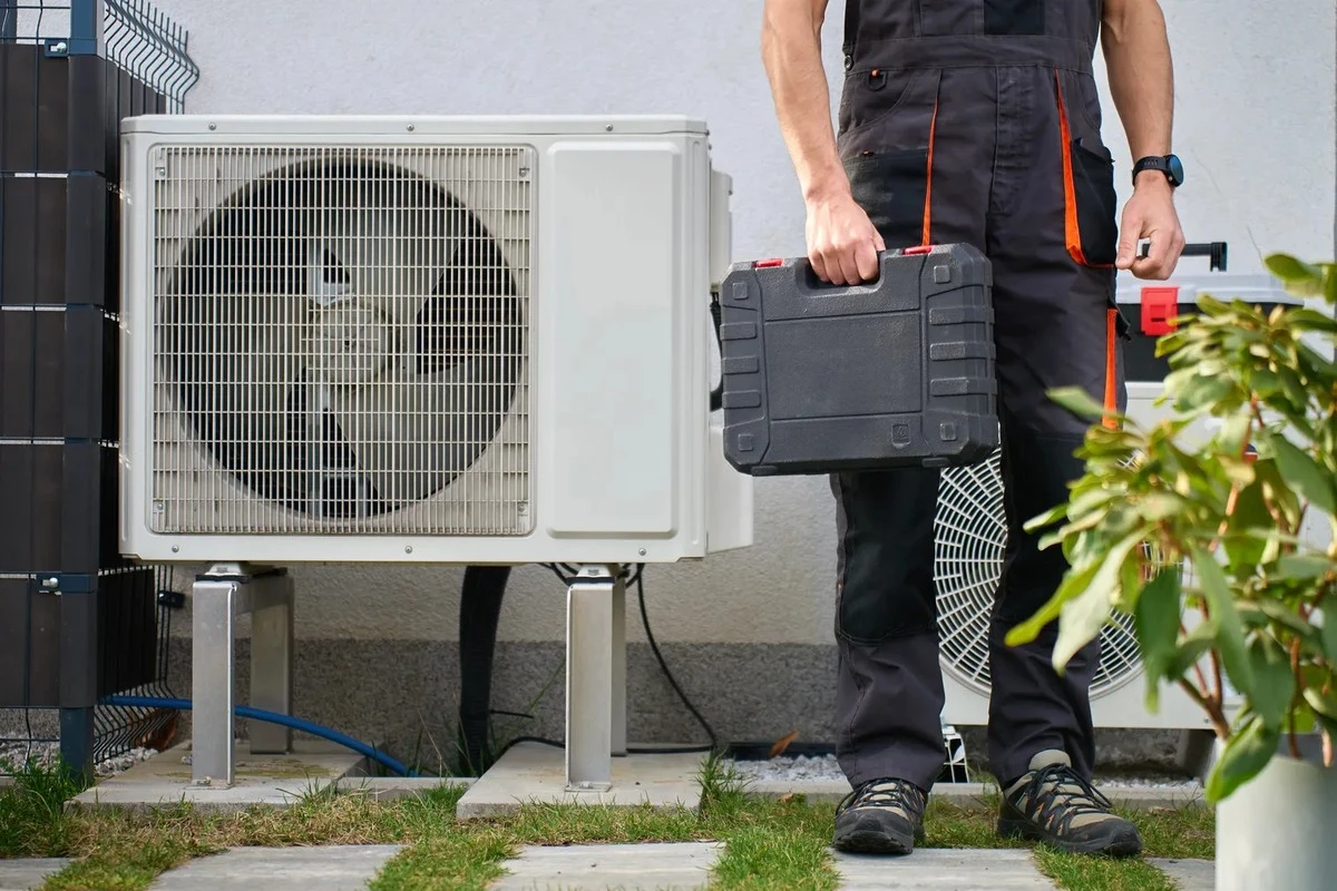 Klimatyzator w bloku: jeden błąd może kosztować więcej niż całe urządzenie