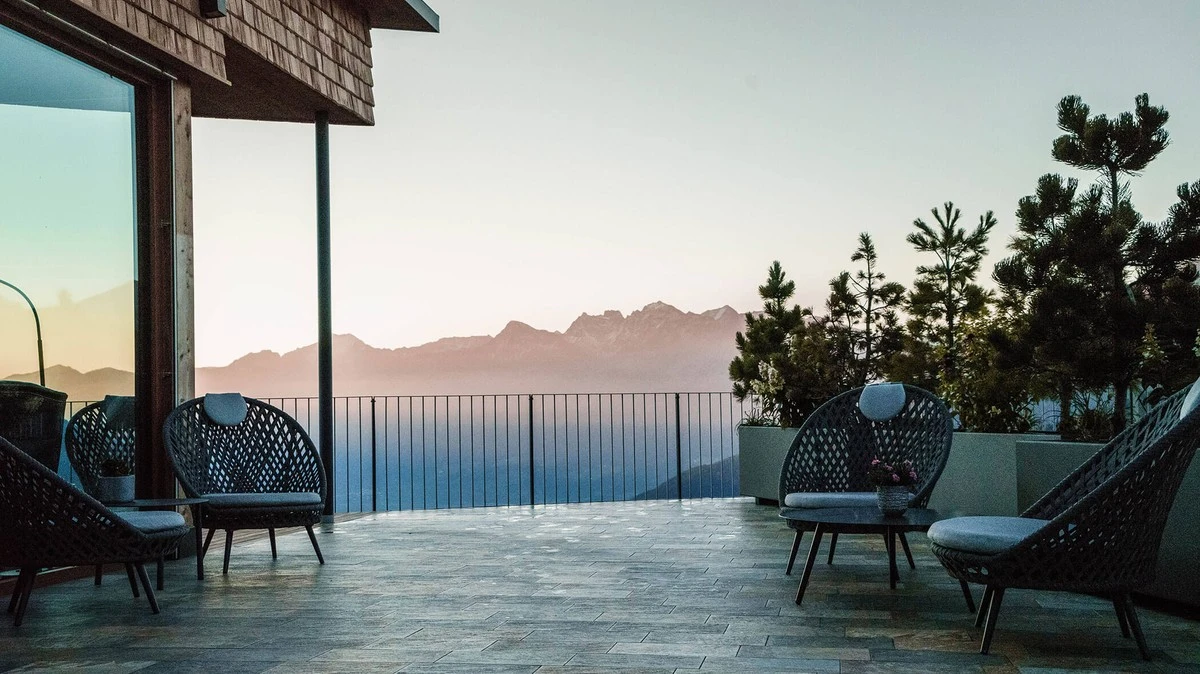 dlaczegodoswiad-extra-1.webp Dlaczego doświadczeni podróżnicy wybierają nocleg na wysokości 3000 metrów - image 1