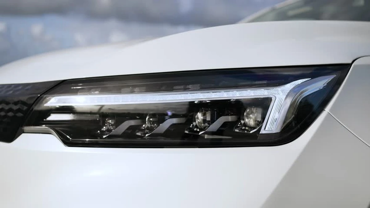 Dlaczego Bentley nie rezygnuje z prądu: brytyjska marka stawia na platformę PPE - image 1