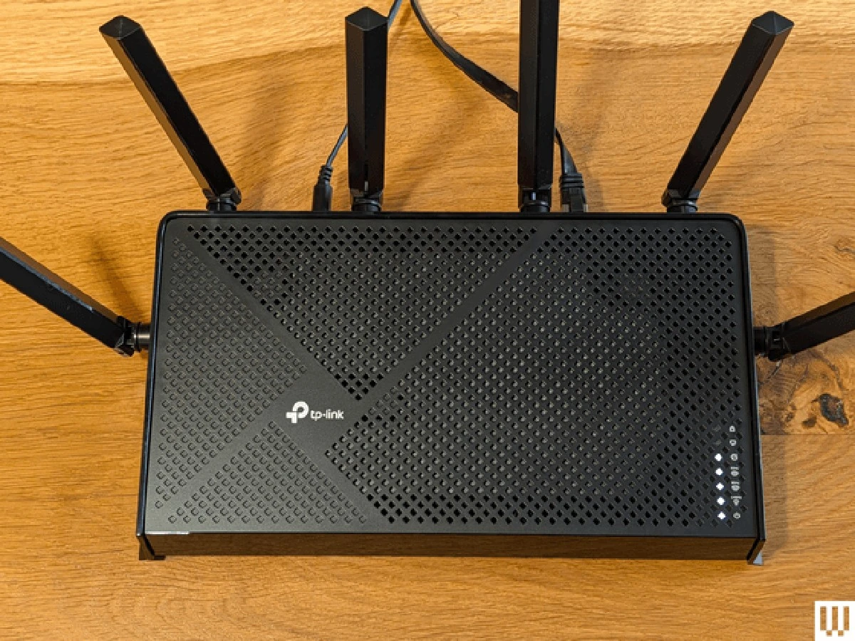 dlaczegotwojrou-extra-1.webp Dlaczego Twój router w szafce to najczęstsza przyczyna wolnego Wi-Fi - image 1