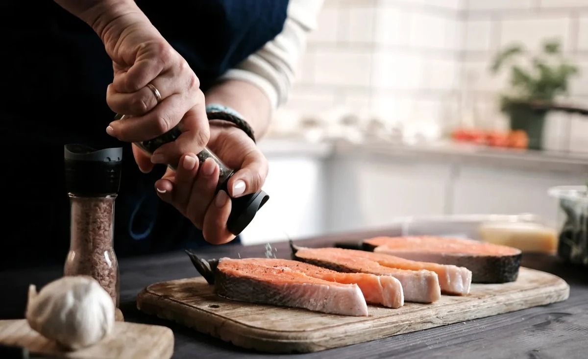 Jak solić łososia różowego: idealna struktura w 24 godziny