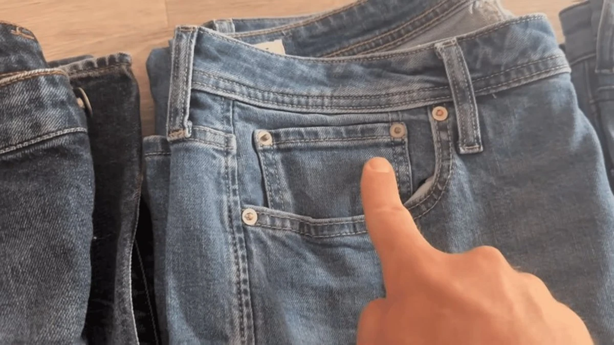 Dlaczego ta mała kieszonka w dżinsach wcale nie służy na bilon