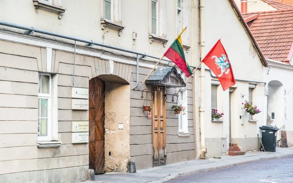 6lipcaflagamusi-extra-1.webp 6 lipca flaga musi zawisnąć: kto odpowiada za wywieszenie i co grozi za brak? - image 1