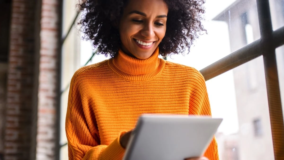 Choroby kręgosłupa i praca: czy na pewno zdrowiej jest stać niż siedzieć?