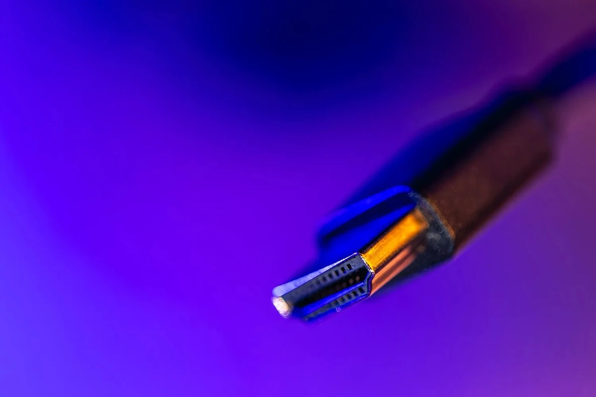 Koniec ery kabli HDMI: dlaczego warto przemyśleć sposób podłączania telewizora