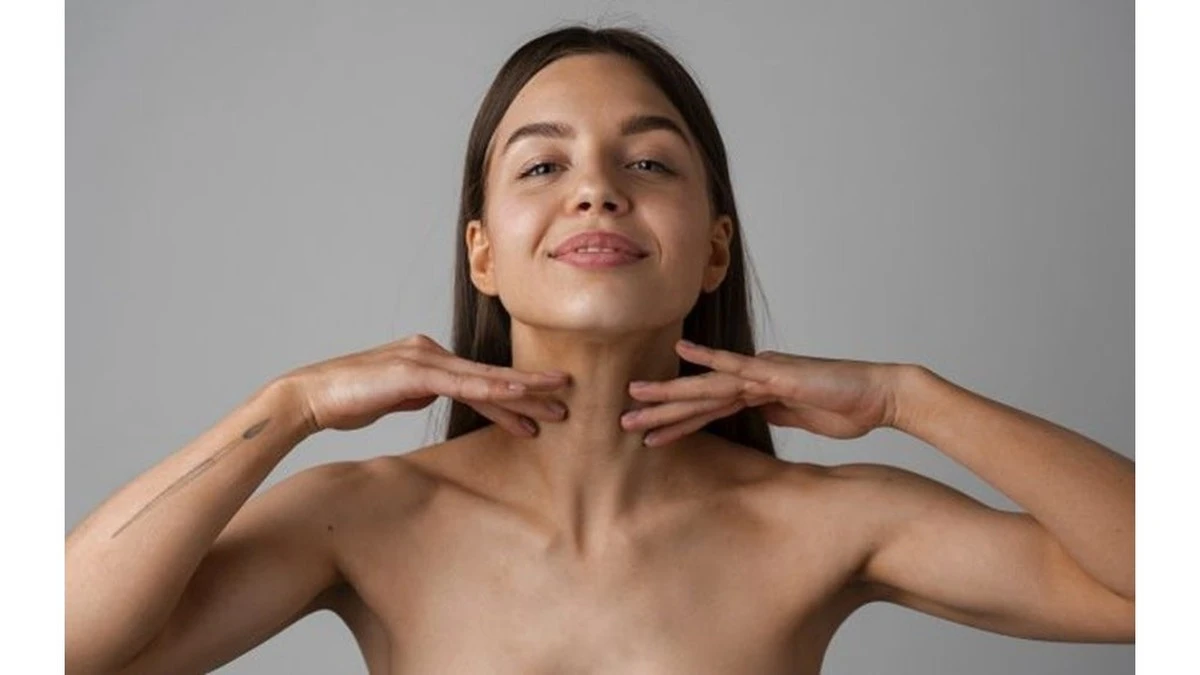 Dlaczego fizjoterapeuci wkładają piłkę tenisową pod brodę