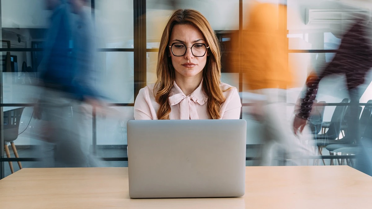 Dlaczego jednego dnia pracujesz jak maszyna, a innego tracisz 40 minut przez jeden szczegół